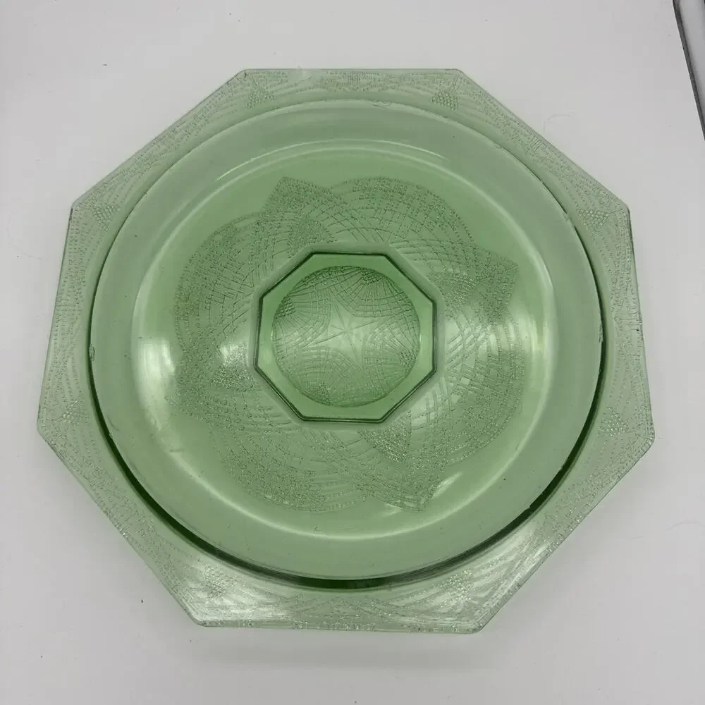 L.E. Smith Romanesque Green Uranium Glass Platter 10.5” “Gothic Arches” Glows!